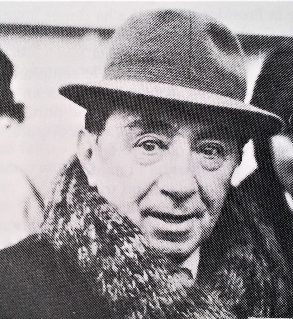 Manuzzi Dino presidente con il cappello